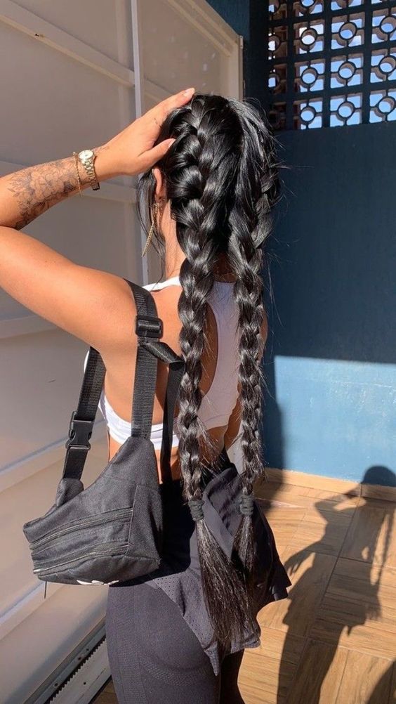 Day 25: The Art of Protective Hairstyles for Healthier Hair - Nailah Beauty