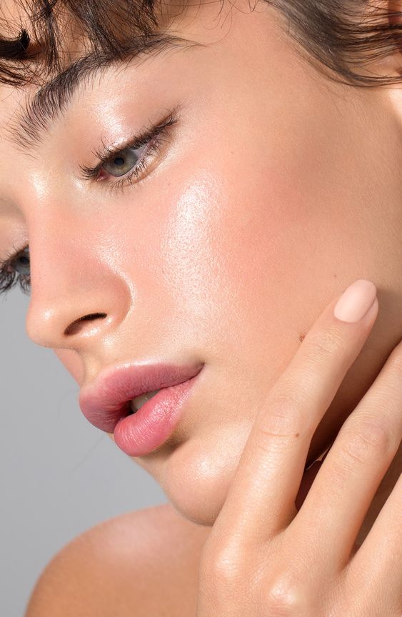 Winter Glow: Keeping Your Skin Radiant Through the Cold - Nailah Beauty